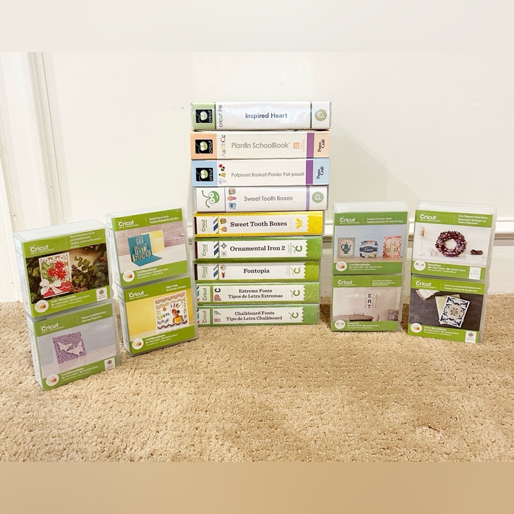 Cricut Cartridge Lot 17 Includes Manuals/Overlays